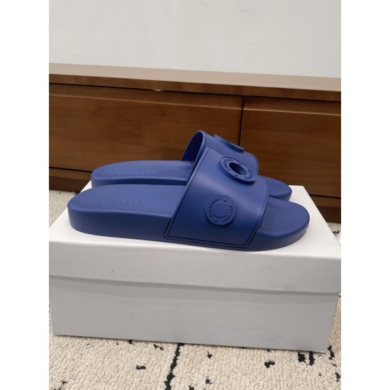 Burberry slippers