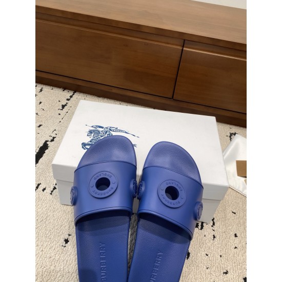 Burberry slippers