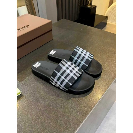 Burberry slippers