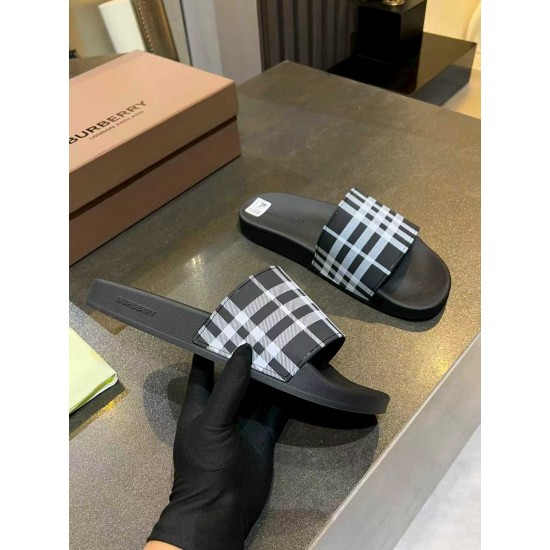 Burberry slippers