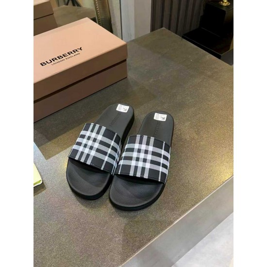 Burberry slippers