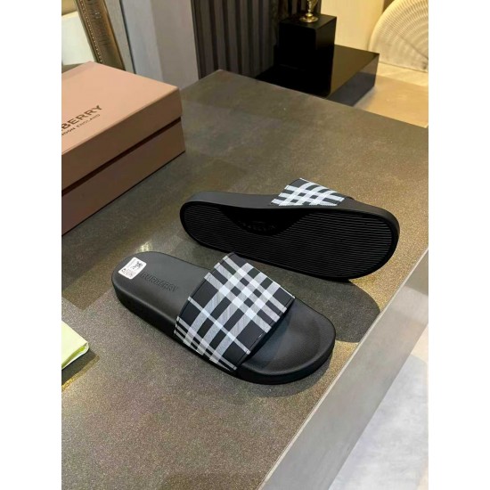 Burberry slippers