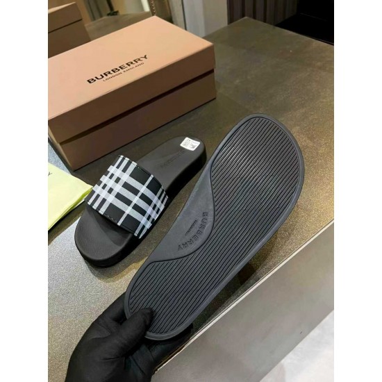 Burberry slippers