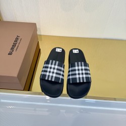 Burberry slippers