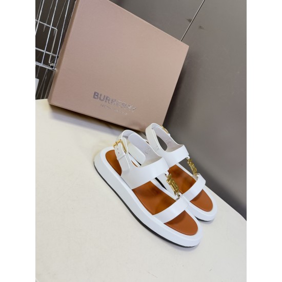 Burberry slippers