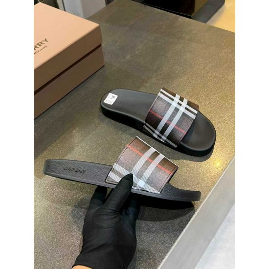 Burberry slippers