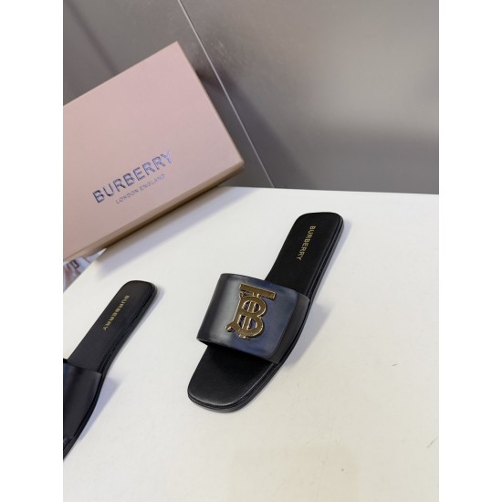 Burberry slippers