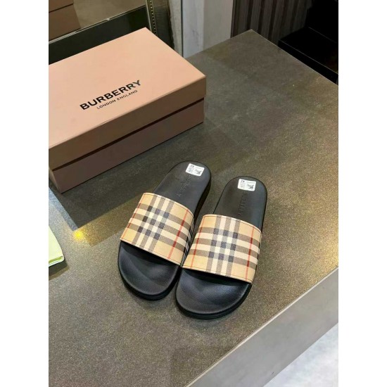 Burberry slippers