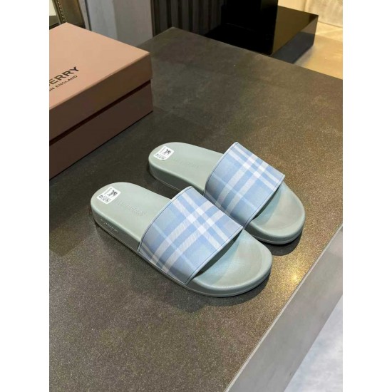 Burberry slippers