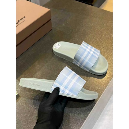 Burberry slippers