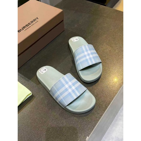 Burberry slippers