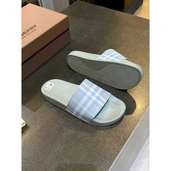 Burberry slippers