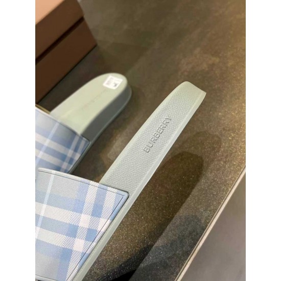 Burberry slippers