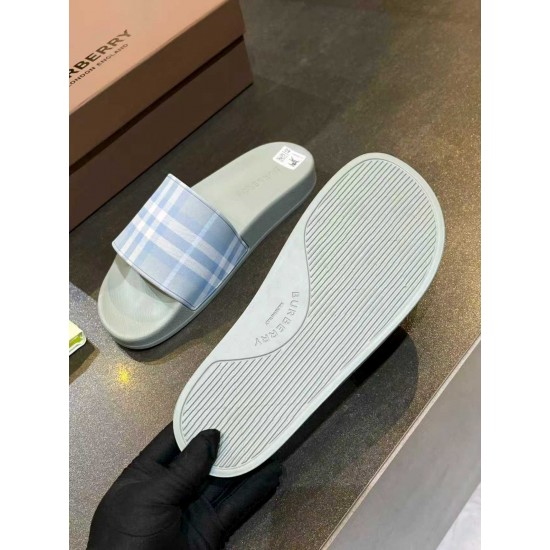 Burberry slippers