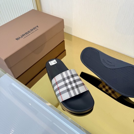 Burberry slippers