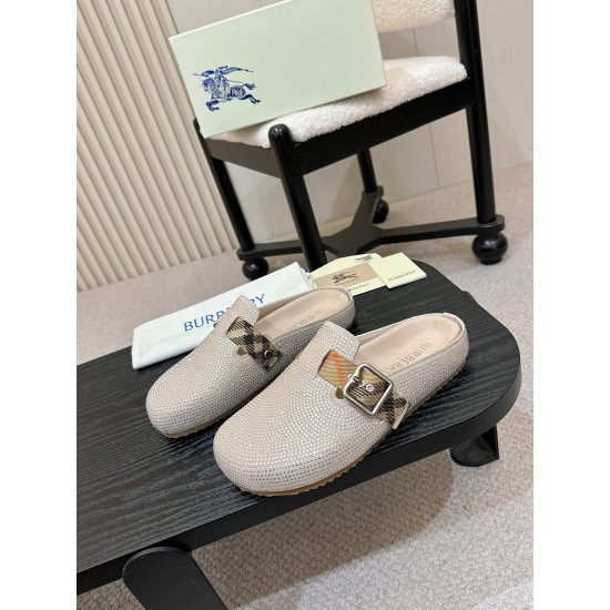 Burberry slippers