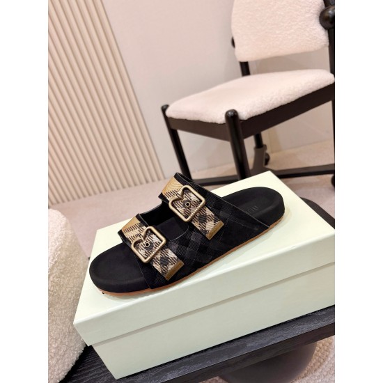 Burberry slippers