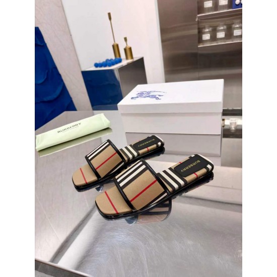 Burberry slippers