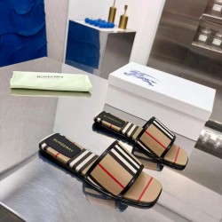Burberry slippers