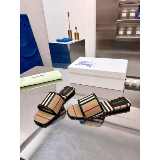 Burberry slippers