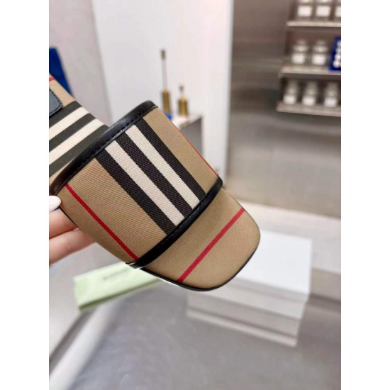 Burberry slippers
