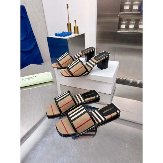 Burberry slippers