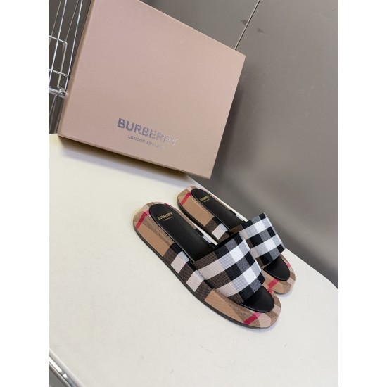 Burberry slippers