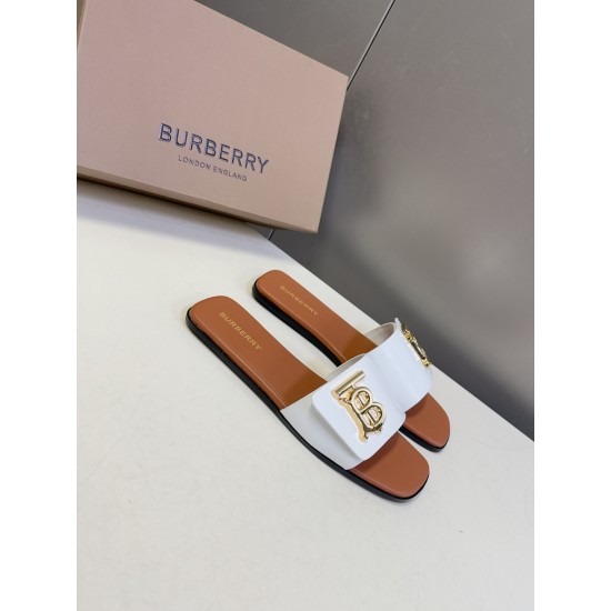 Burberry slippers