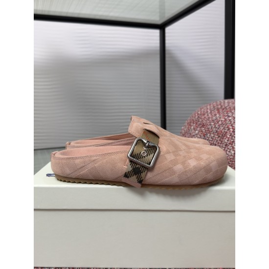 Burberry slippers