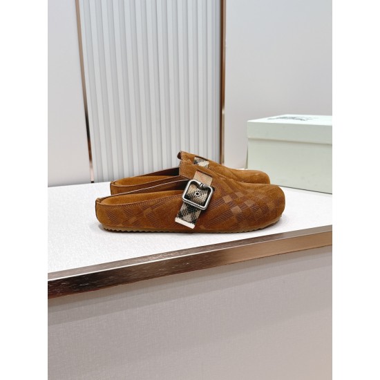 Burberry slippers