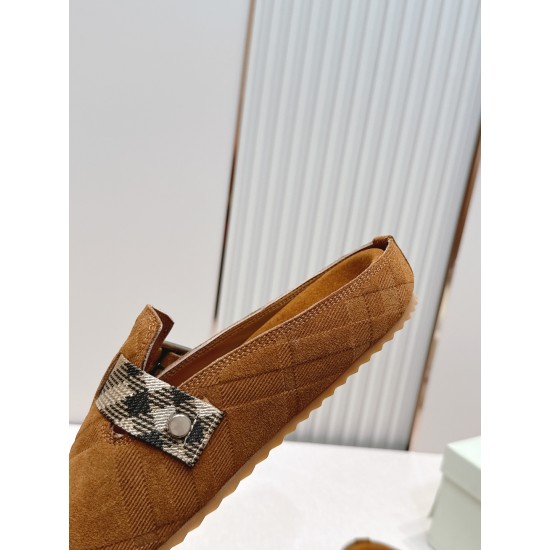 Burberry slippers