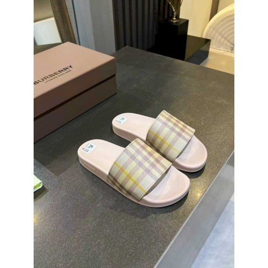 Burberry slippers
