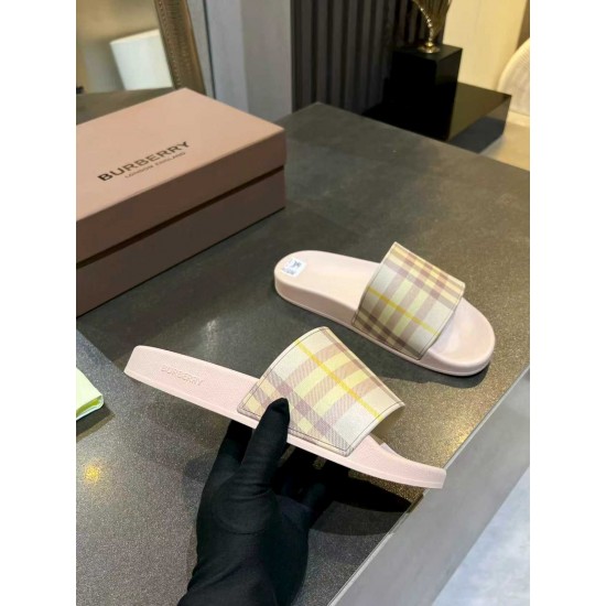 Burberry slippers