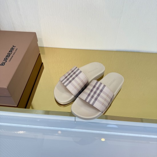 Burberry slippers