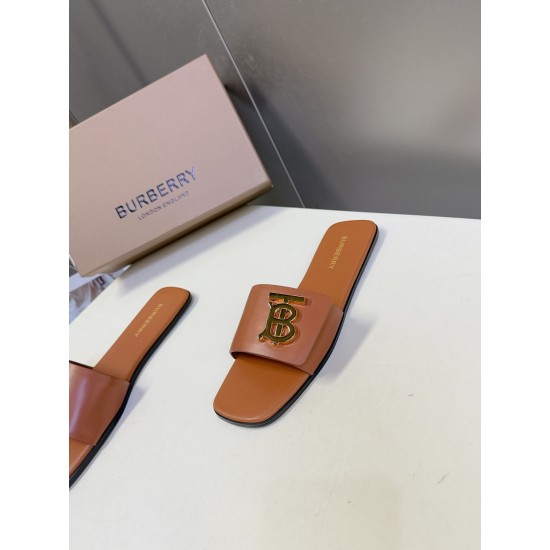 Burberry slippers