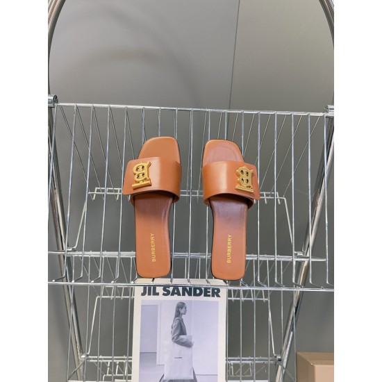 Burberry slippers