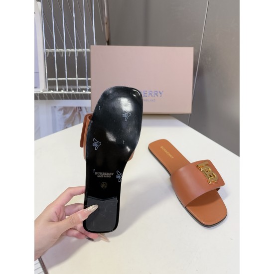 Burberry slippers