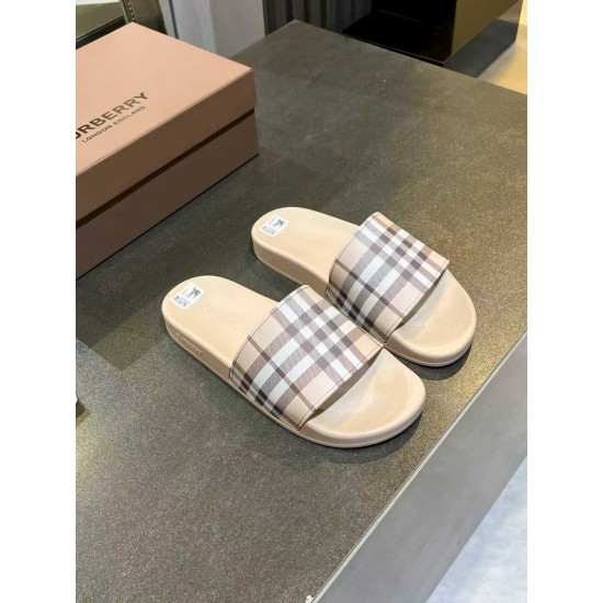 Burberry slippers