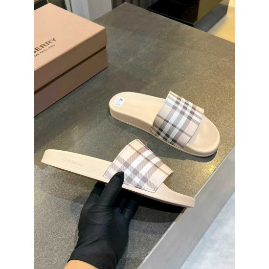 Burberry slippers