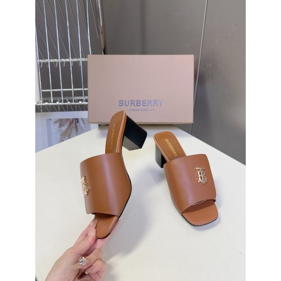 Burberry slippers