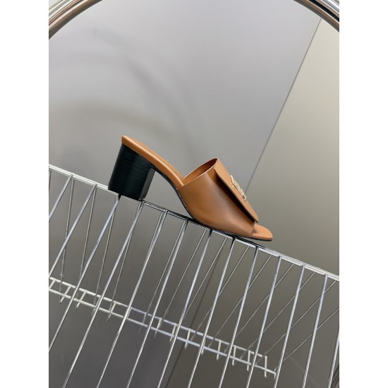 Burberry slippers