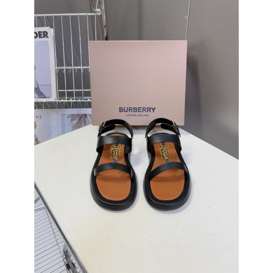 Burberry slippers