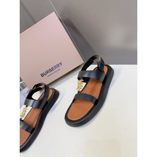Burberry slippers