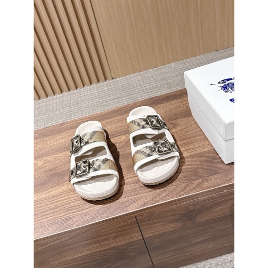 Burberry slippers