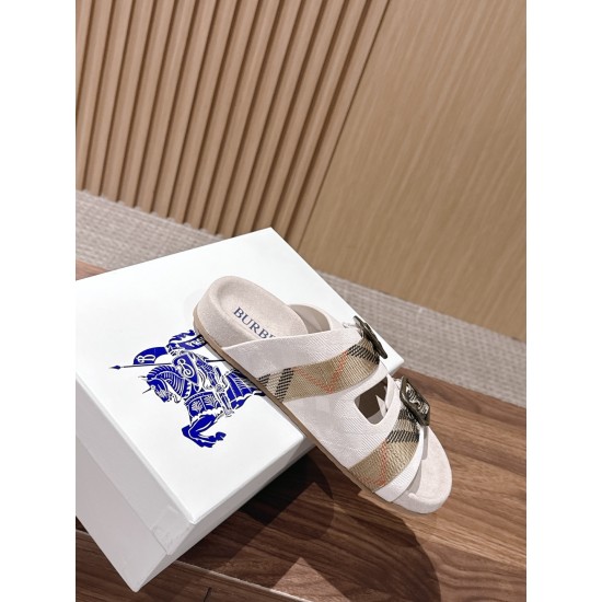 Burberry slippers