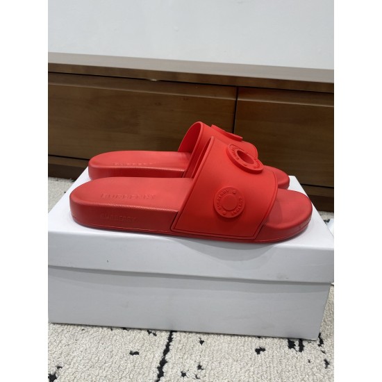 Burberry slippers