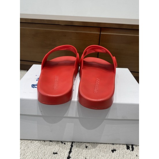 Burberry slippers
