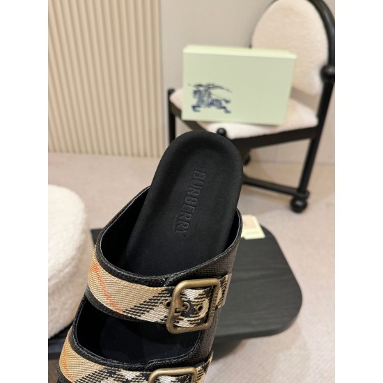 Burberry slippers