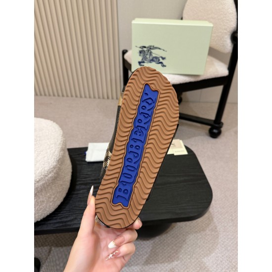 Burberry slippers