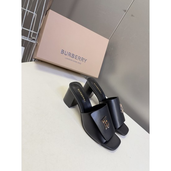 Burberry slippers